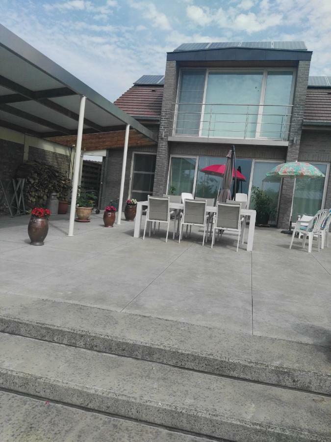 Guesthouse Sisa Veurne Bagian luar foto